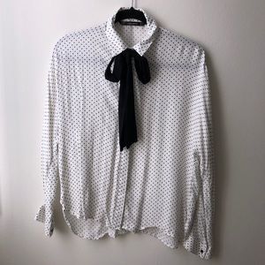 TOPSHOP WHITE/BLACK POLKADOT BLOUSE WITH BOW